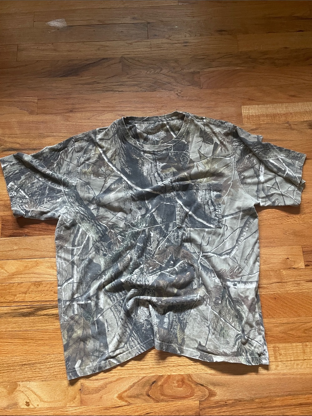 Realtree Men's Short Sleeve Camo Tee in Green and Brown
